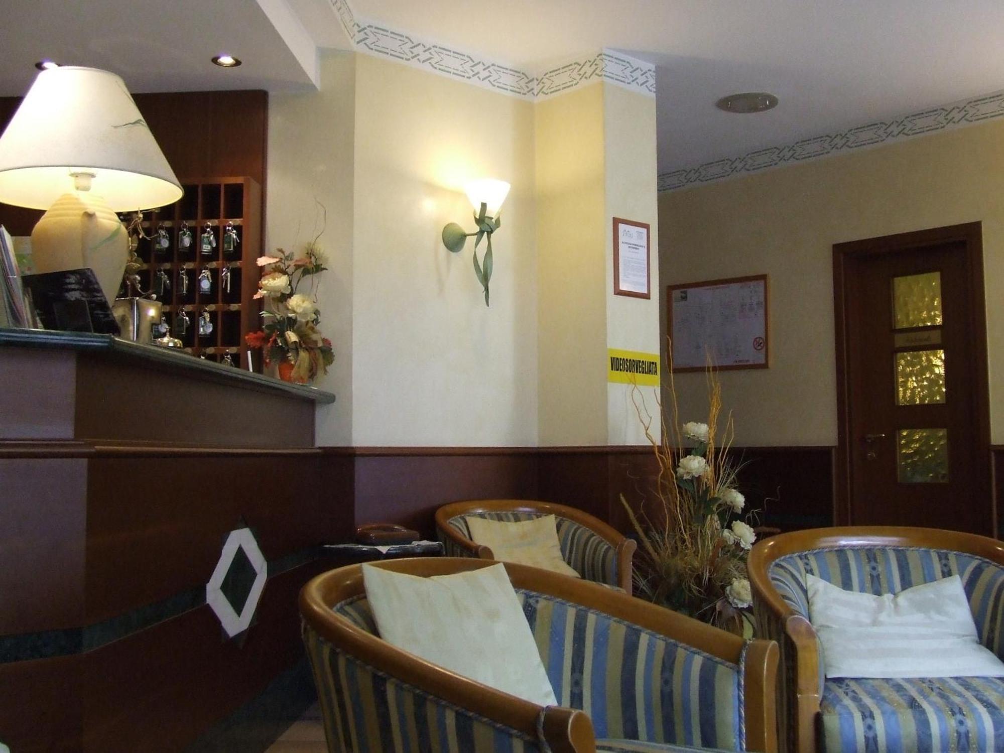 Albergo Il Cochino Монтале Экстерьер фото