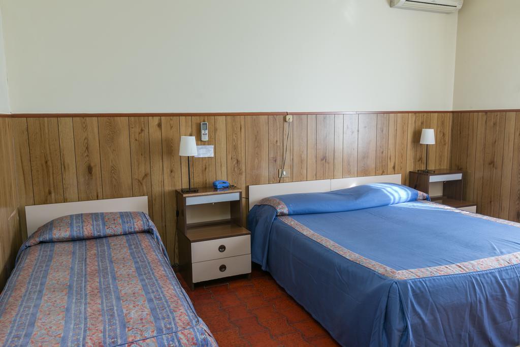 Albergo Il Cochino Монтале Экстерьер фото
