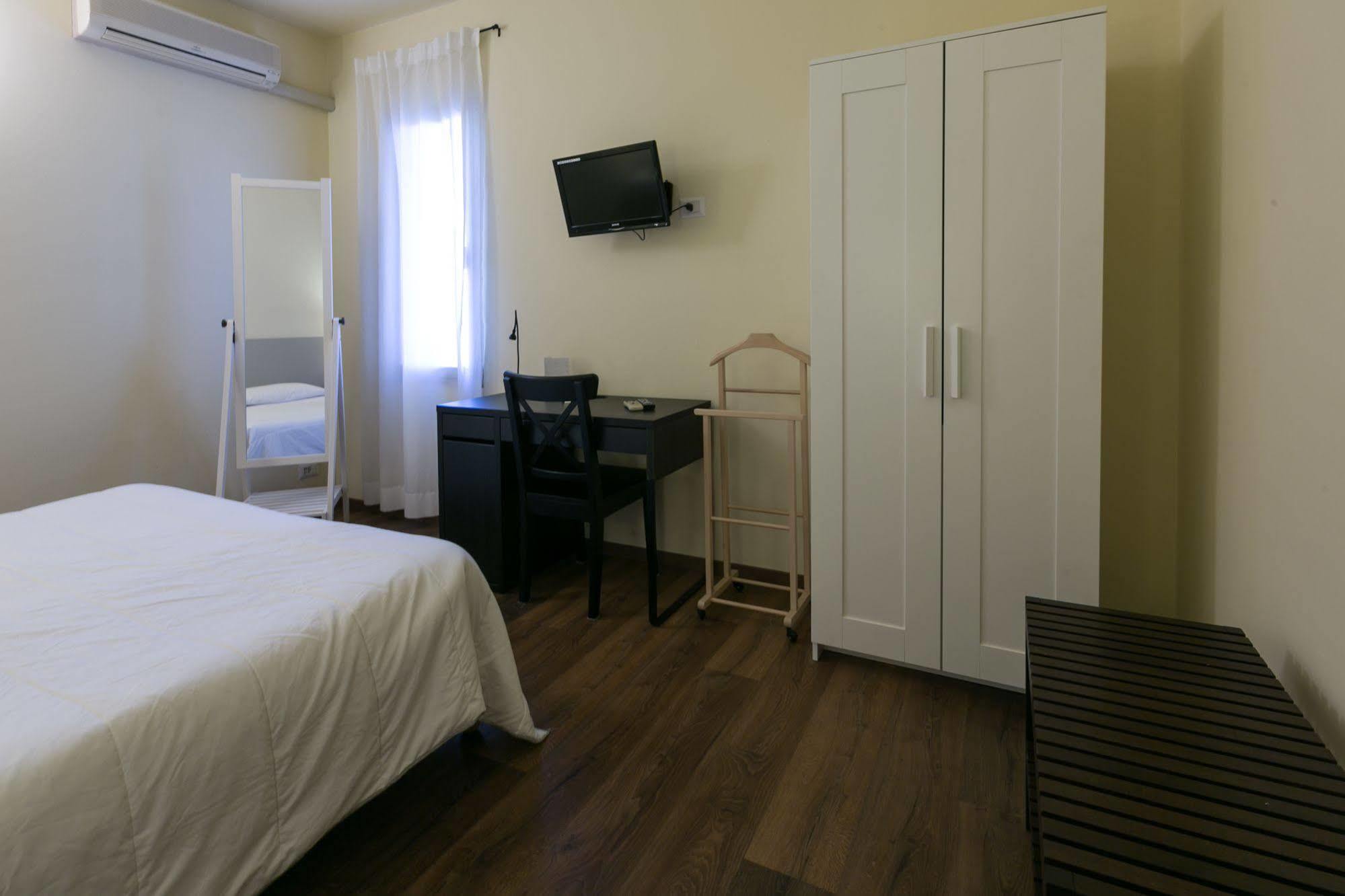 Albergo Il Cochino Монтале Экстерьер фото